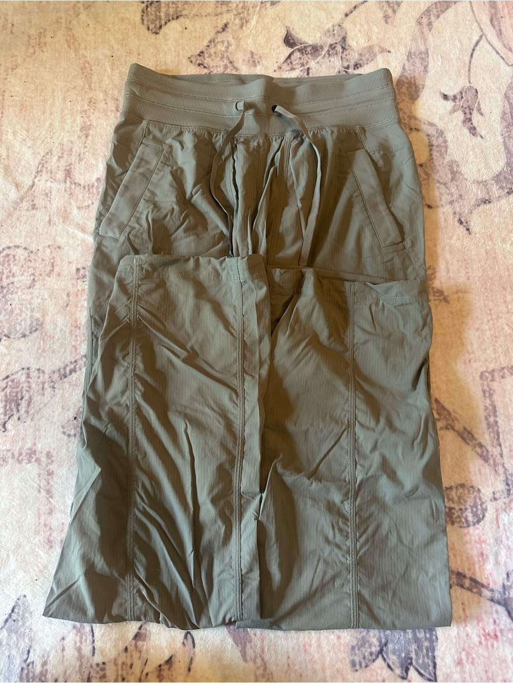Lululemon Dance Studio Pants Size 4!